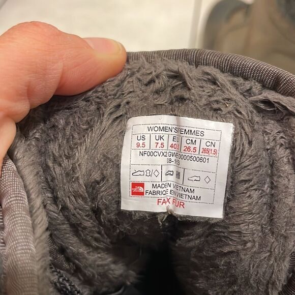 THE North Face Shellista II Mid boot in tan, grey and black - Picture 9 of 16